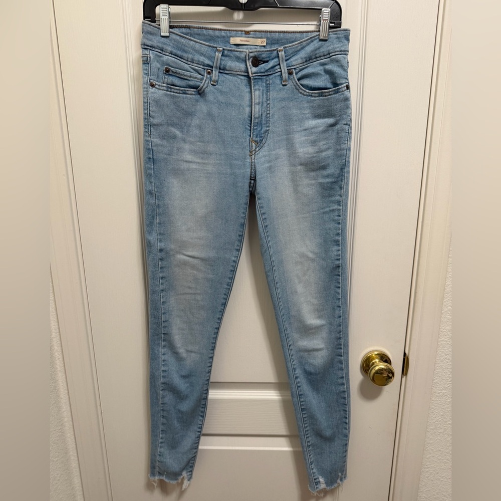 Levi's Women's Light Blue Skinny Jeans